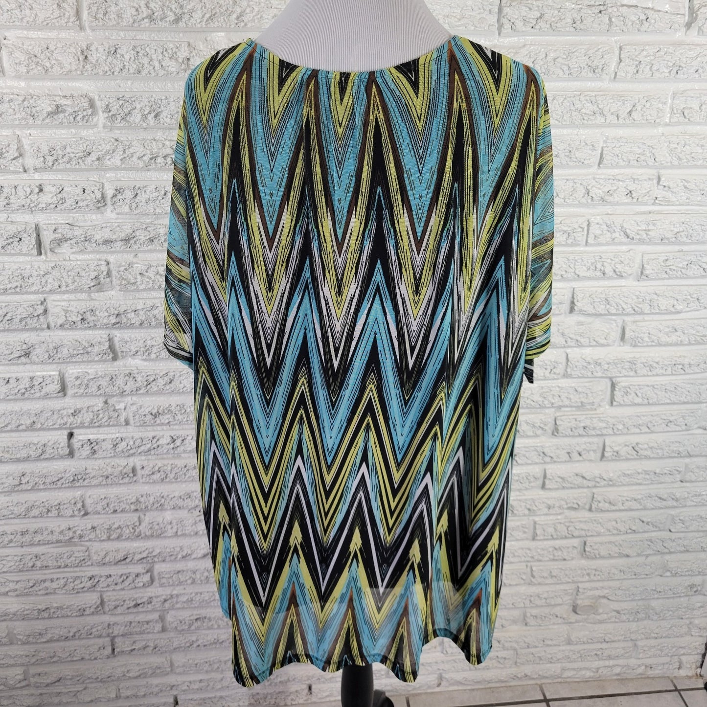 Catherines 2X Plus Size Tunic Top Blue Green Zig Zag Sheer Tied Sleeve Stretch