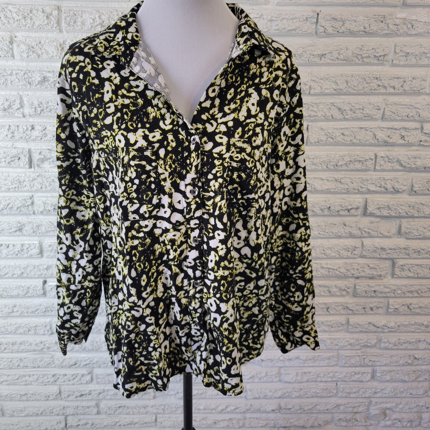 Rock Republic Women Top Extra Large XL Roll Tab Sleeve Black Animal Print Office