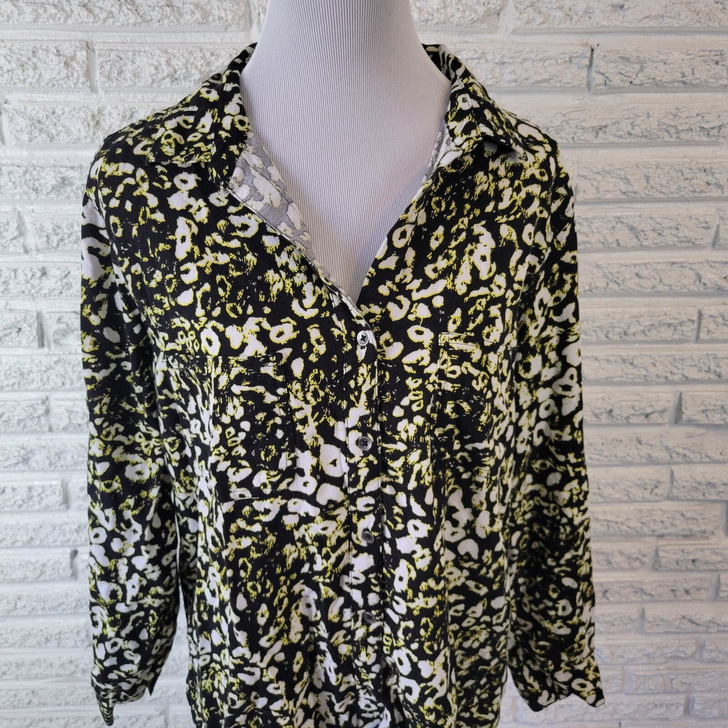 Rock Republic Women Top Extra Large XL Roll Tab Sleeve Black Animal Print Office