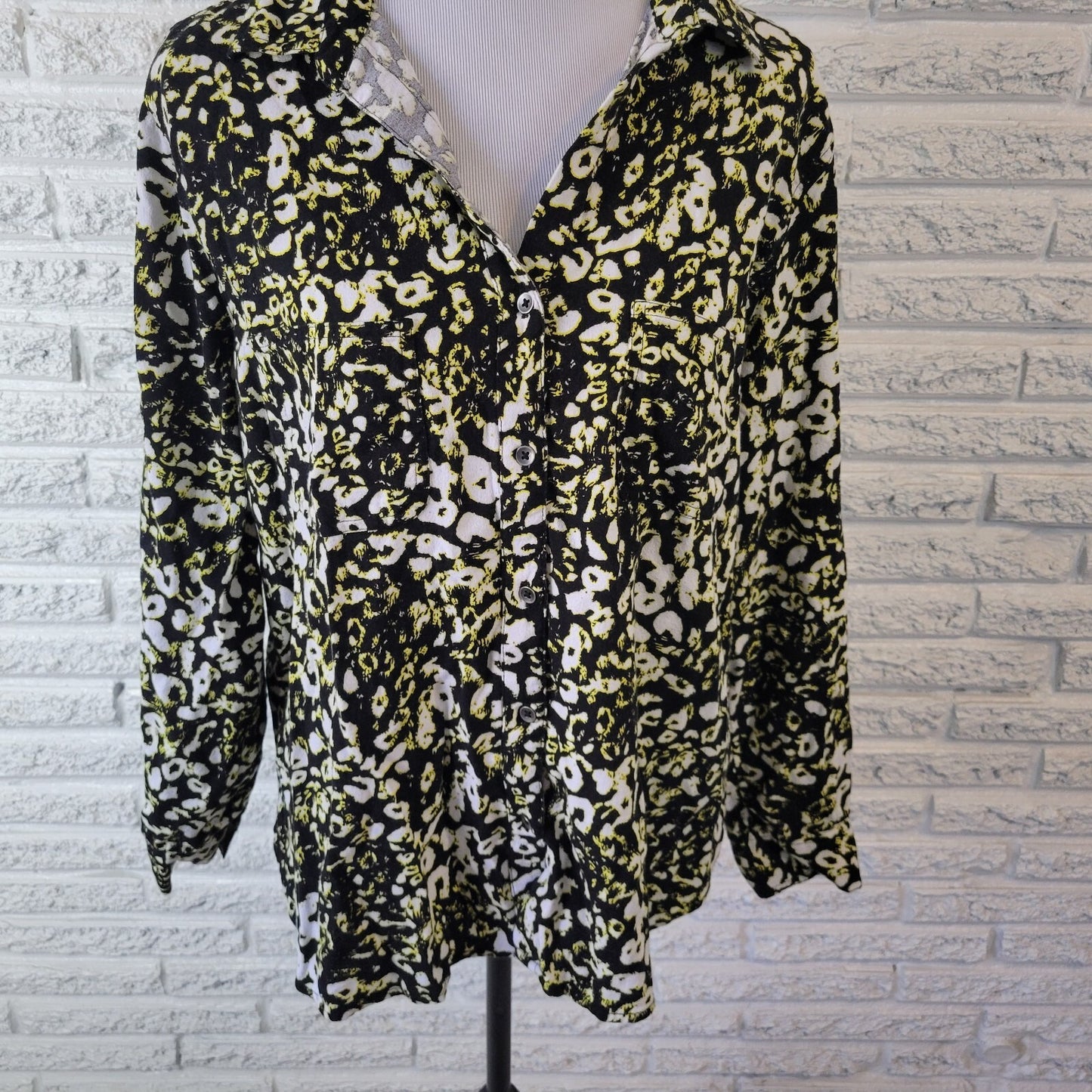 Rock Republic Women Top Extra Large XL Roll Tab Sleeve Black Animal Print Office