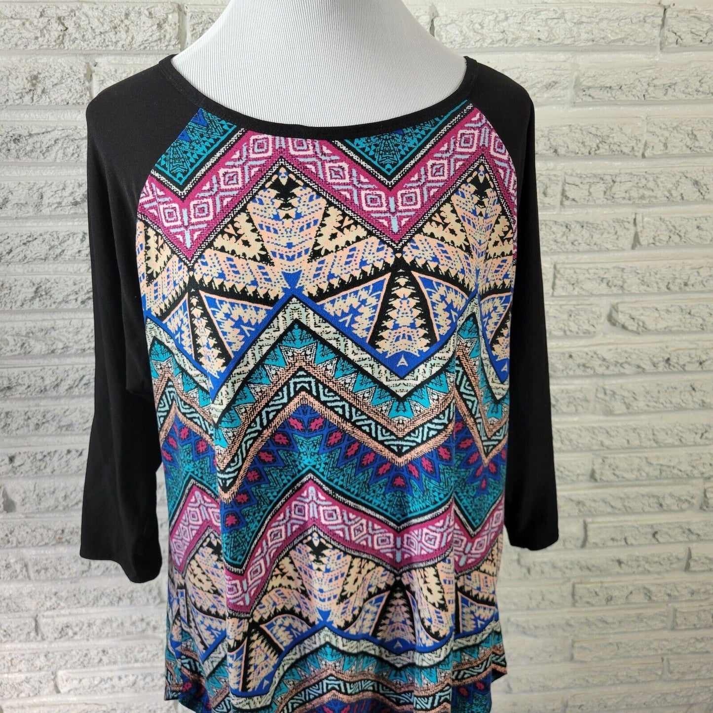 Bobbie Brooks Womens Top 2X Plus Tunic Raglan Sleeve Poly Blend Purple Geometric