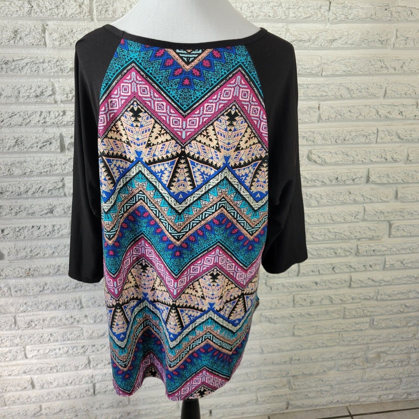 Bobbie Brooks Womens Top 2X Plus Tunic Raglan Sleeve Poly Blend Purple Geometric