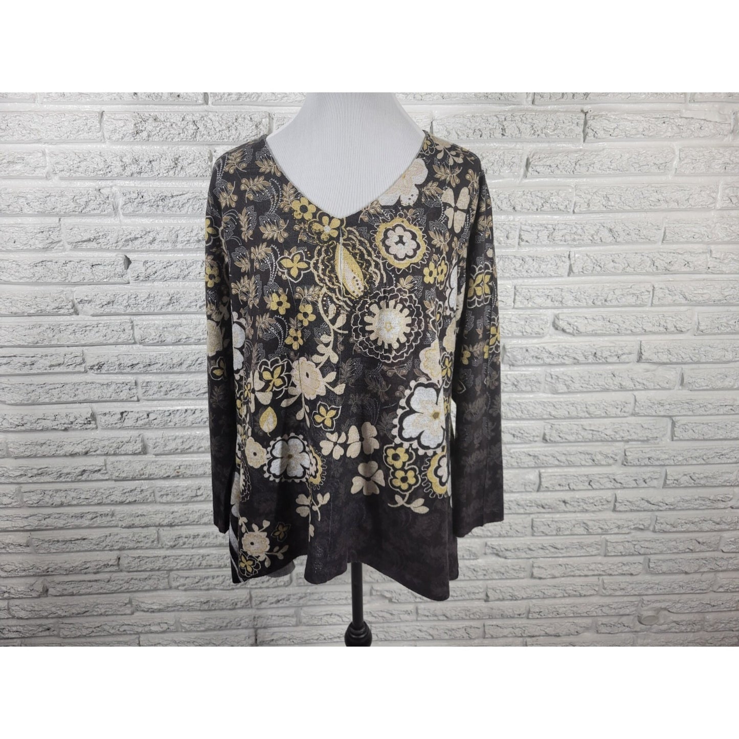 Live Let Live Women Top 1X Plus Tunic Black Floral Asymmetric Poly Blend Studded