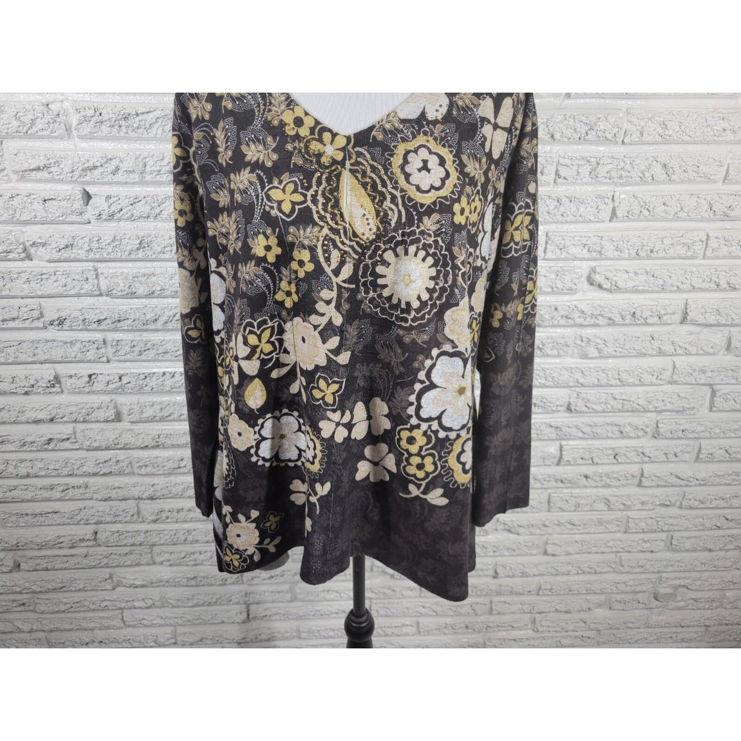 Live Let Live Women Top 1X Plus Tunic Black Floral Asymmetric Poly Blend Studded