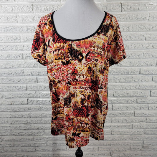 Inner Beauty Women Top 2X Plus Tee Short Sleeve Red Black Watercolor Lightweight