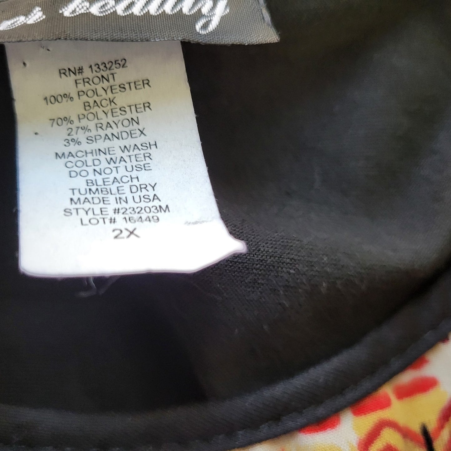 Inner Beauty Women Top 2X Plus Tee Short Sleeve Red Black Watercolor Lightweight