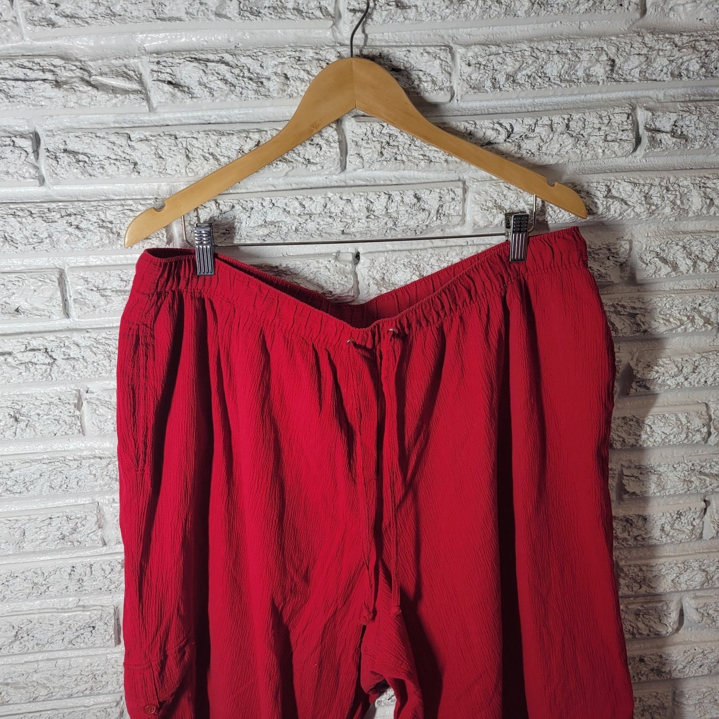 White Stag Womens Pants 3X Plus Capri Pull On Red Crinkle Crepe Lightweight