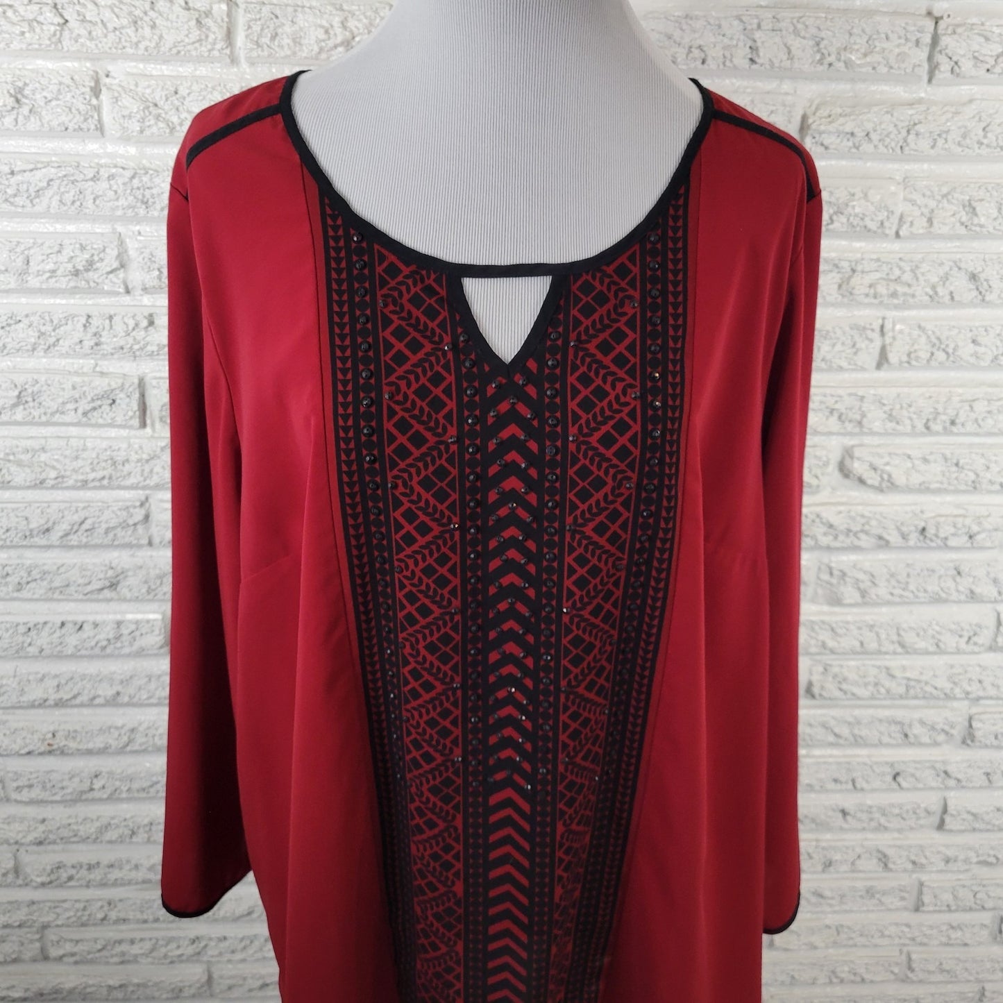 Catherines Womens Top 1X Plus Tunic Red Geometric Keyhole Beaded Poly Blend