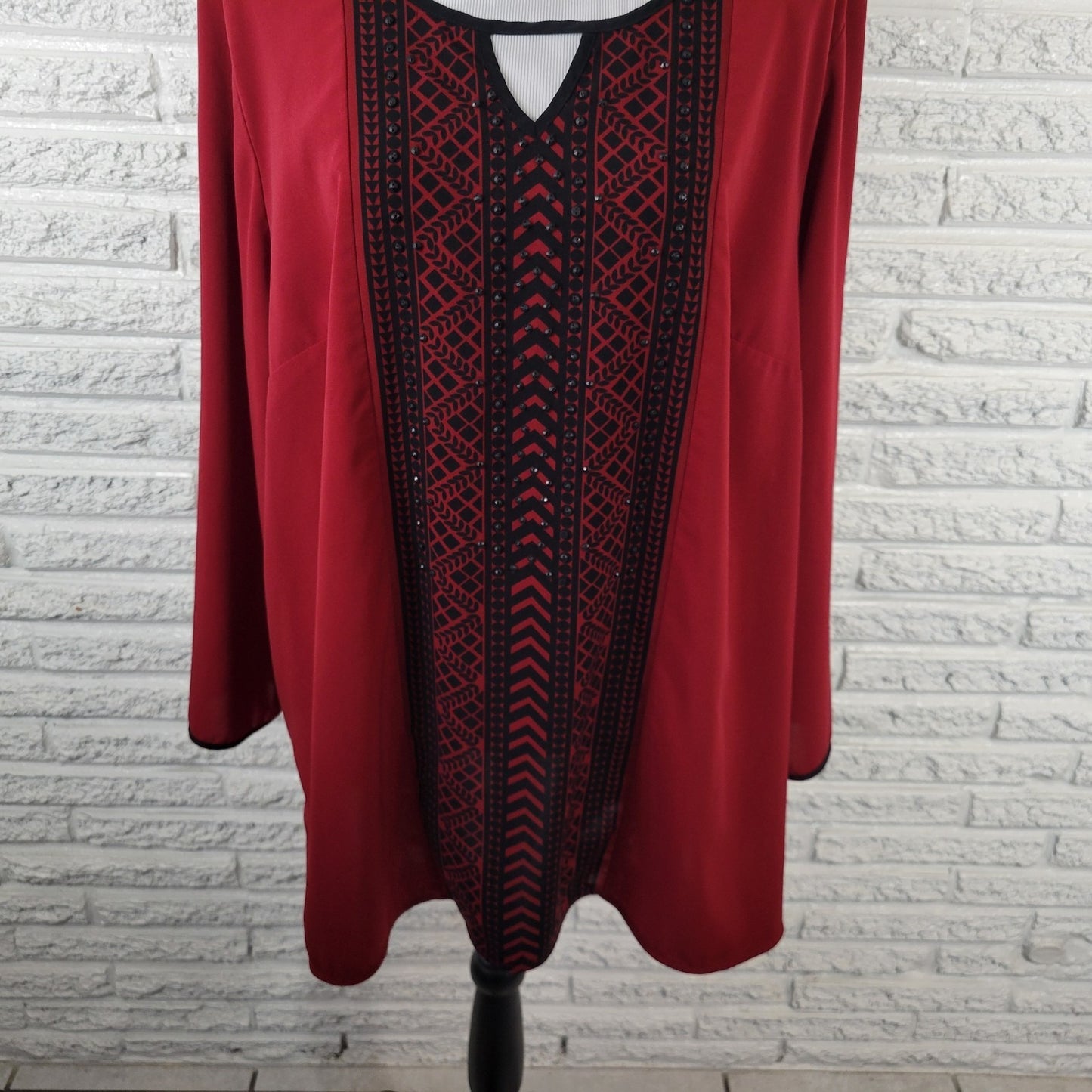 Catherines Womens Top 1X Plus Tunic Red Geometric Keyhole Beaded Poly Blend