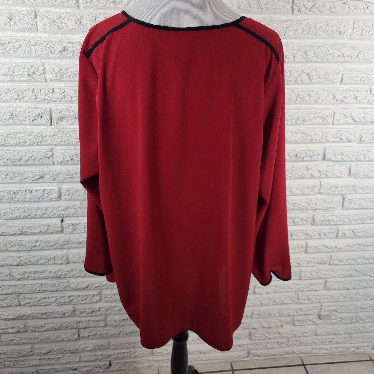 Catherines Womens Top 1X Plus Tunic Red Geometric Keyhole Beaded Poly Blend