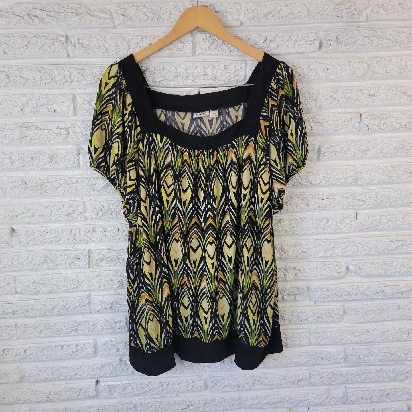 Cato Plus Size Top Blouse 26W 28W Green Geometric Square Neck Stretchy Polyester