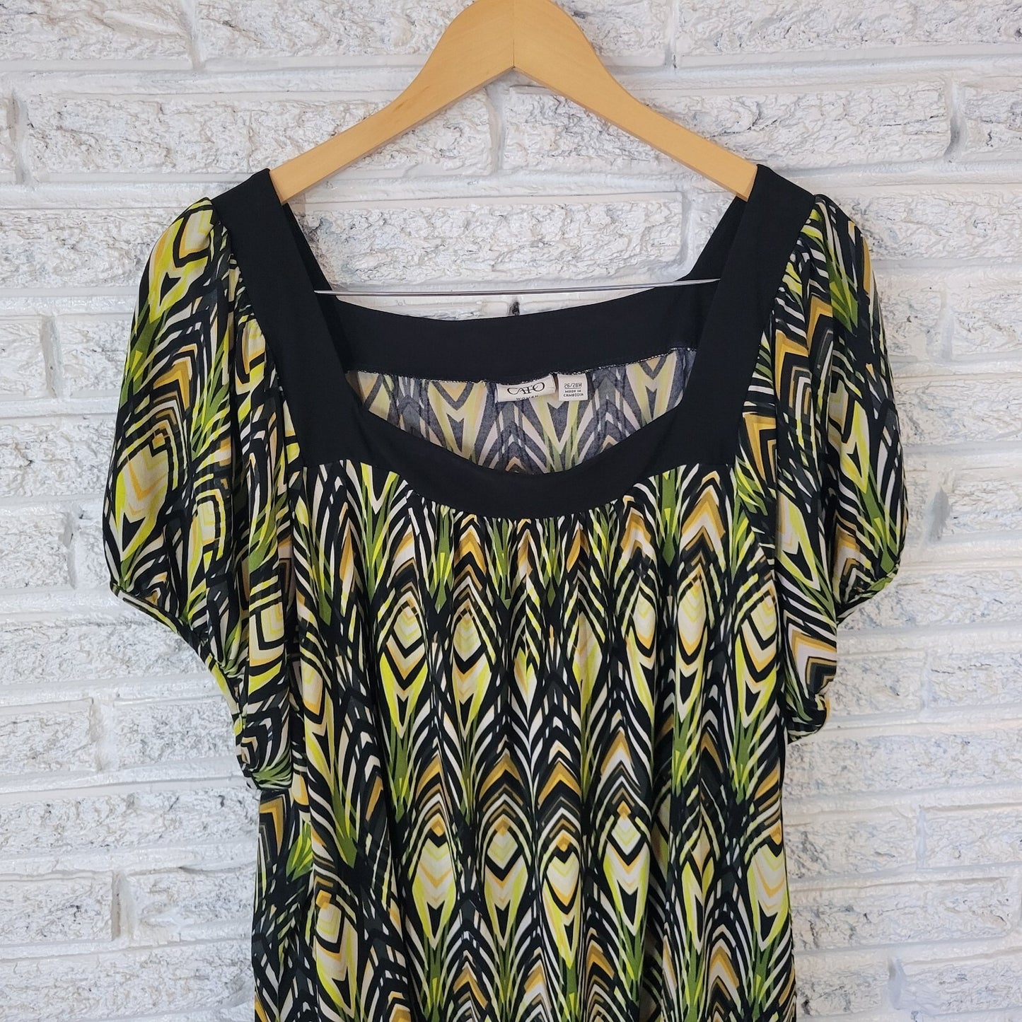 Cato Plus Size Top Blouse 26W 28W Green Geometric Square Neck Stretchy Polyester