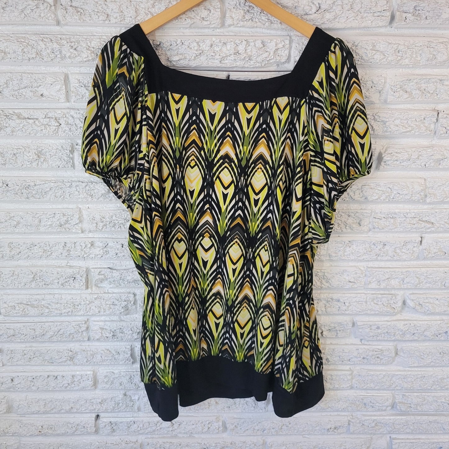 Cato Plus Size Top Blouse 26W 28W Green Geometric Square Neck Stretchy Polyester