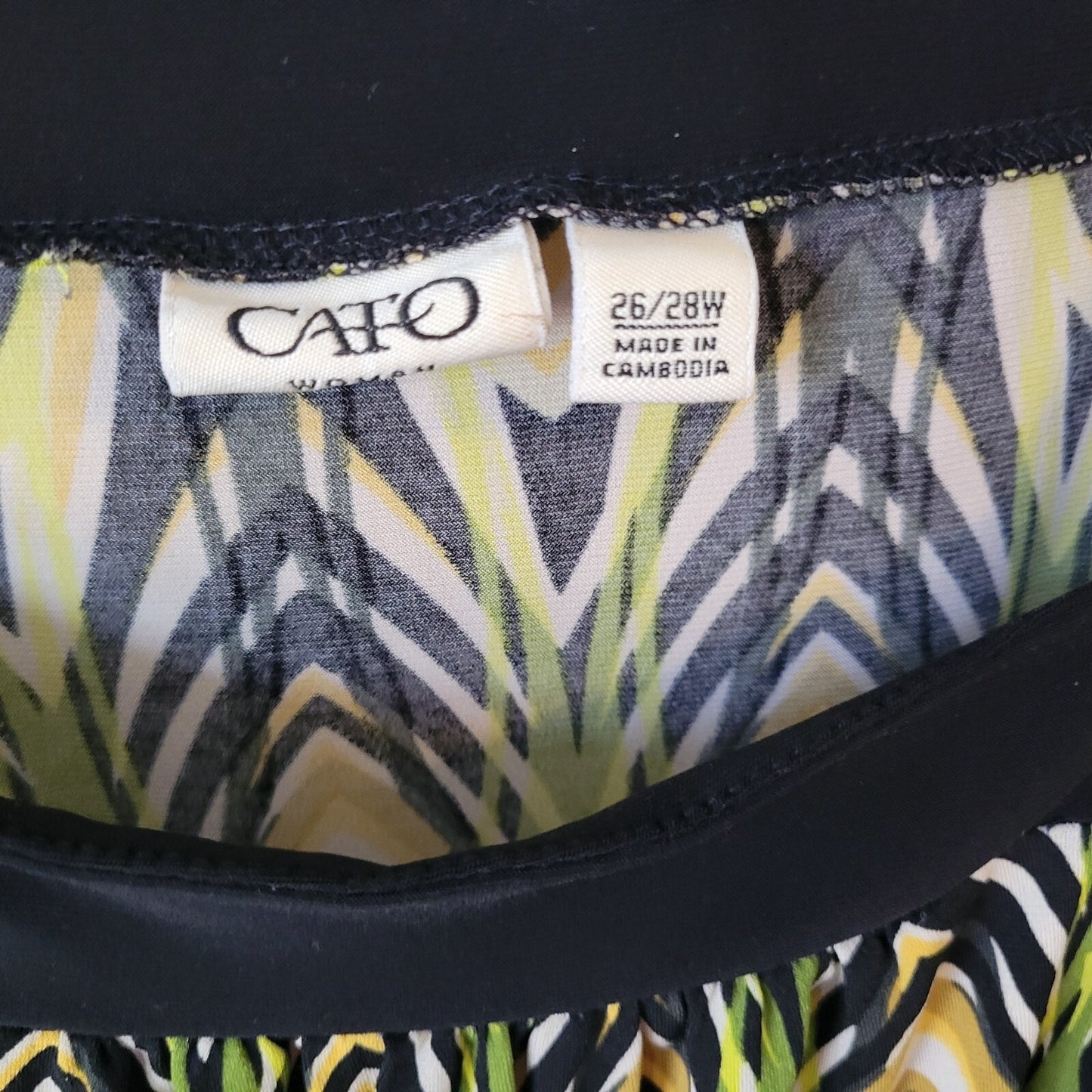 Cato Plus Size Top Blouse 26W 28W Green Geometric Square Neck Stretchy Polyester