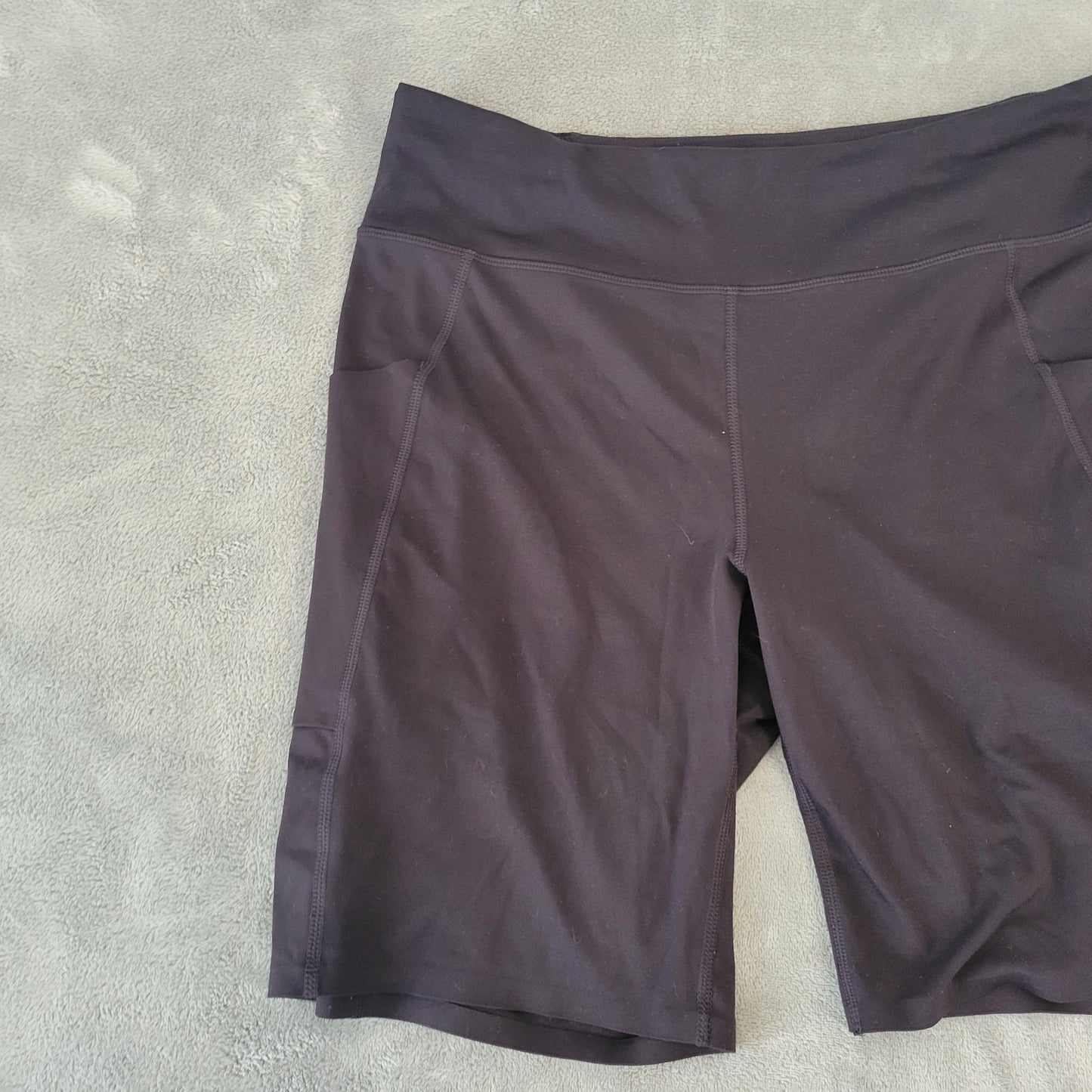 Tek Gear Workout Womens Shorts 1X Pull On Athletic Black Lightweight Poly Blend