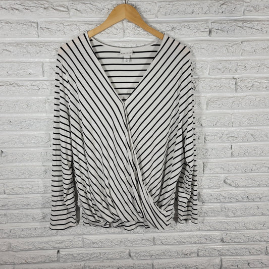 Ava Viv Womens Top 2X Plus Draped Front Black Stripe Snap Comfy Casual