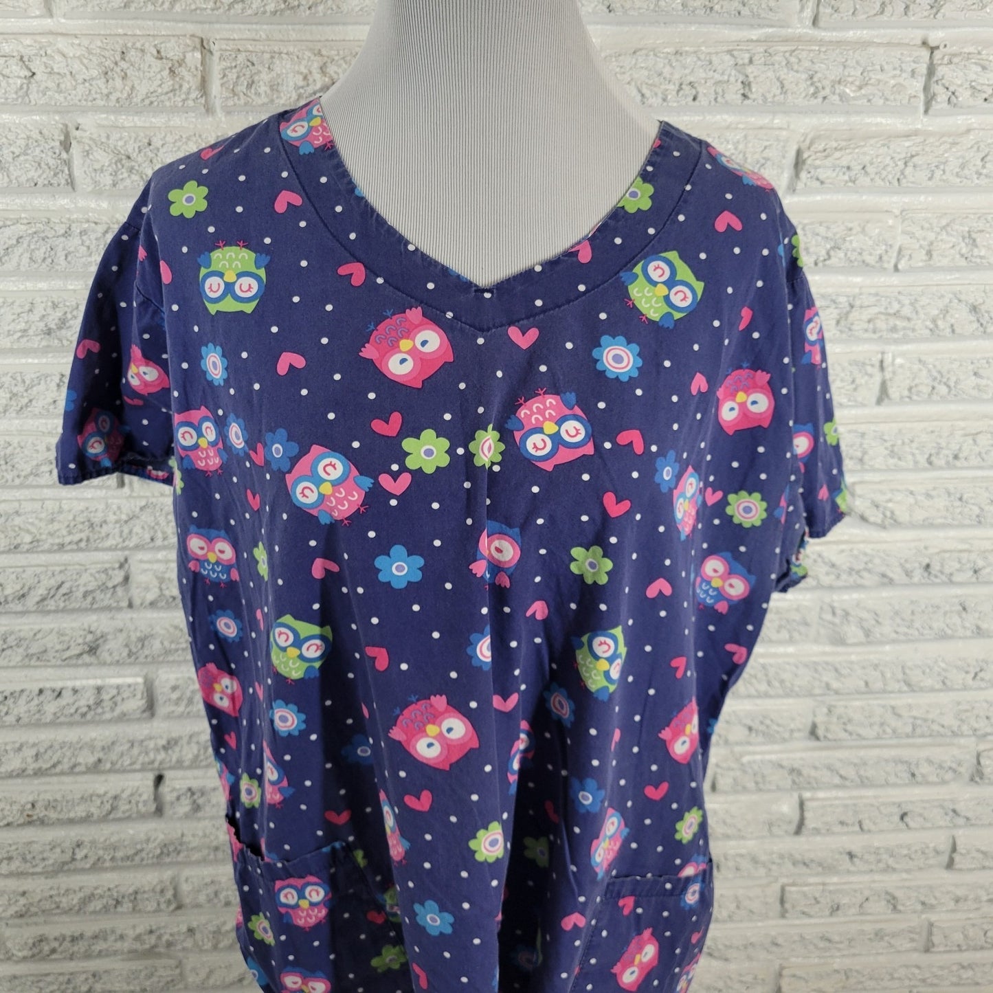 Zoe Chloe Unisex Scrub Top 2XL Plus Owls Hearts All Over Blue Cotton Medical