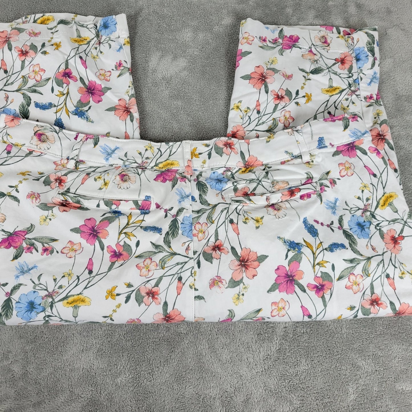 St Johns Bay Womens Pants 22W Plus Capri Pink Blue Floral Zip Fly Pockets Casual