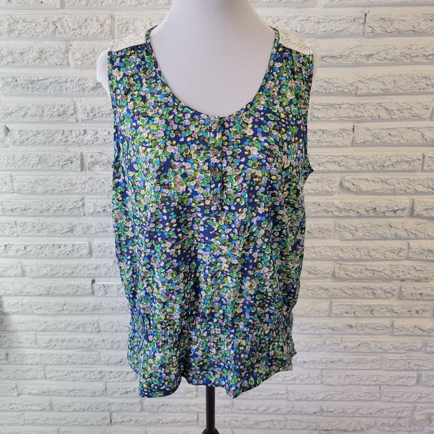 Izod Womens Top Extra Large XL Blue Floral Crochet Shoulder Casual Lightweight