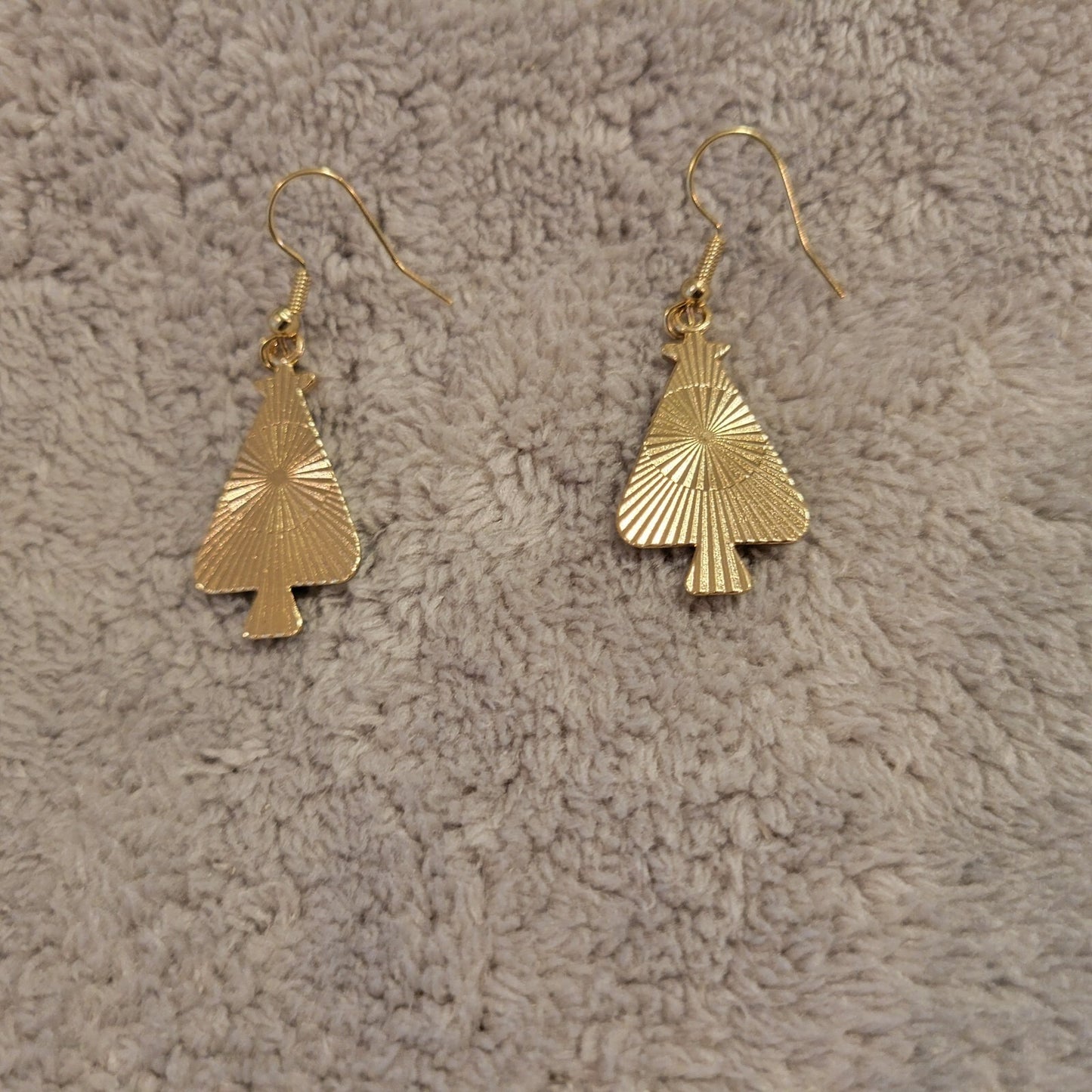 Christmas Trees #8 Womens Earrings One Pair Green Floral Hanging Holiday