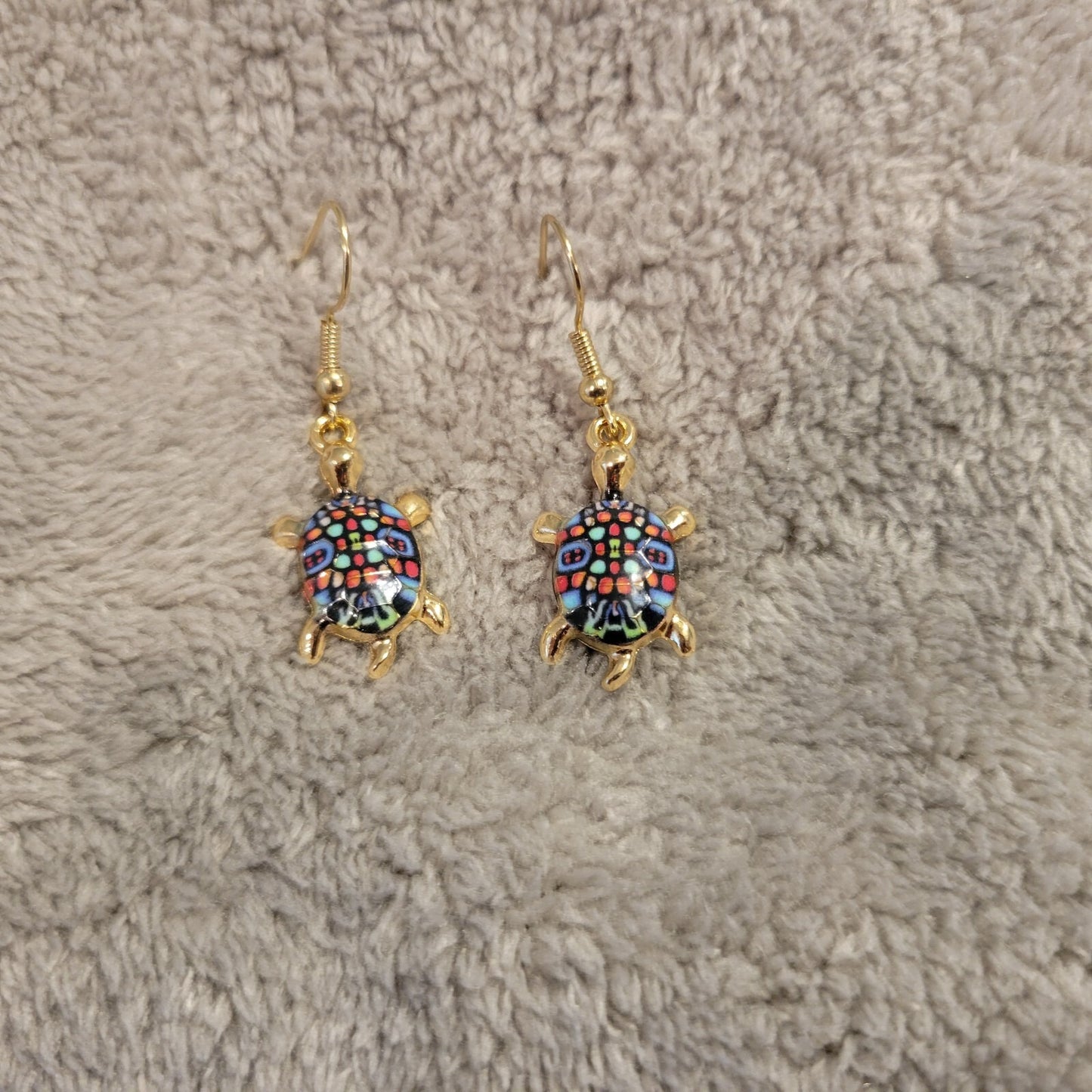 Turtles #8 Womens Earrings One Pair Blue Red Pink Zinc Alloy Hanging Gold Tone