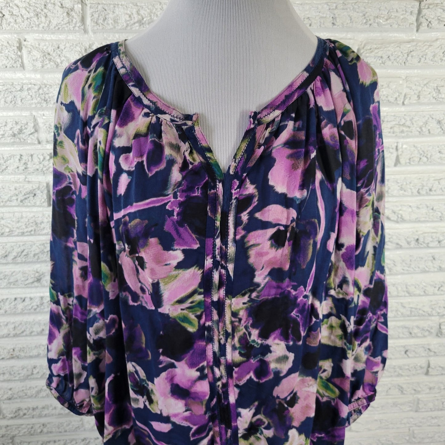 ST. JOHN’S BAY Women's Plus Size 1X Floral Tunic Blouse Blue Purple V-Neck Sheer