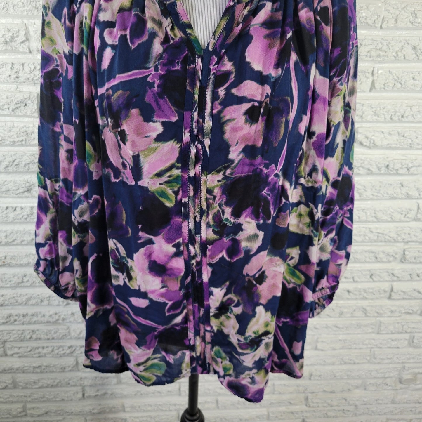 ST. JOHN’S BAY Women's Plus Size 1X Floral Tunic Blouse Blue Purple V-Neck Sheer