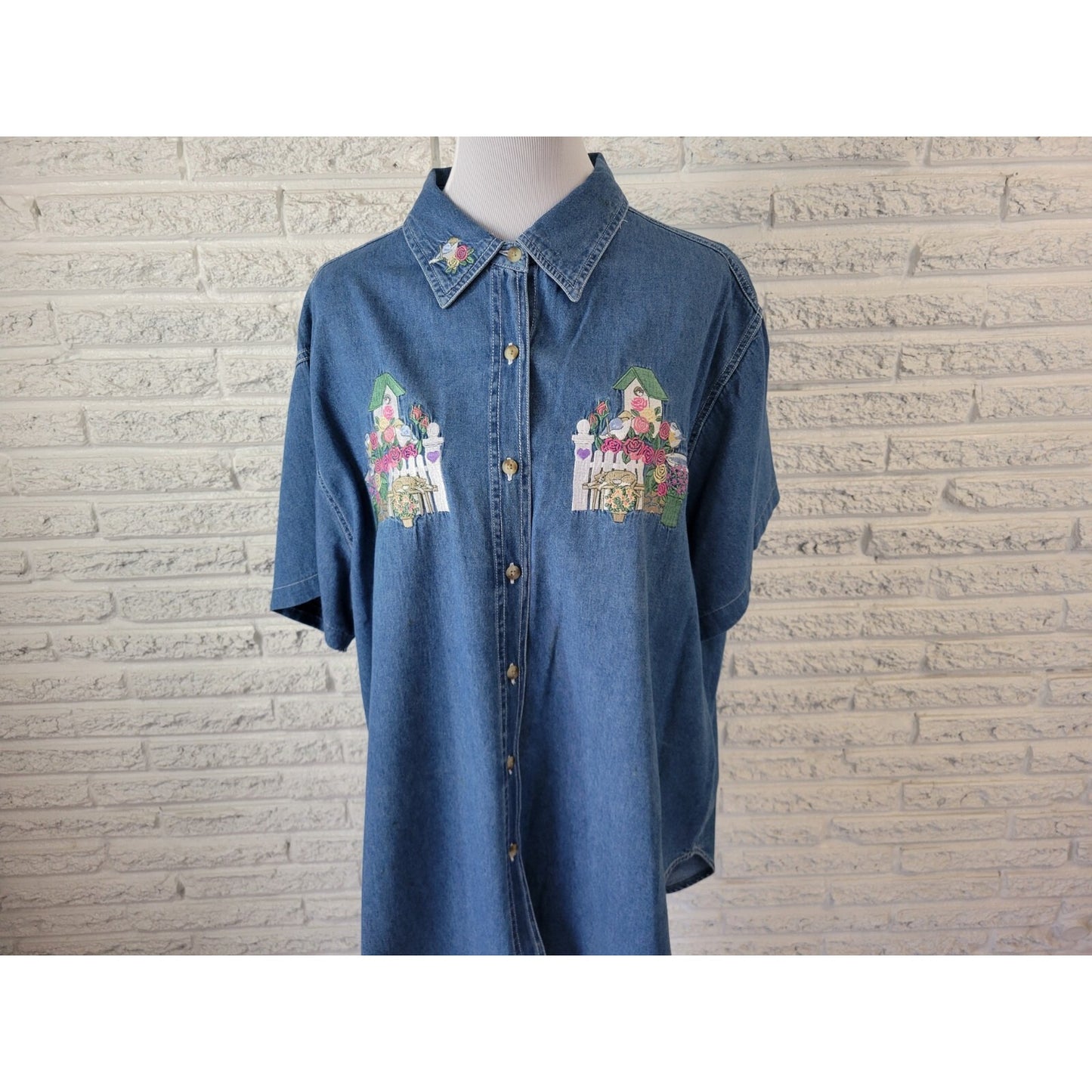 CST Blues Women Shirt 24 Plus Short Sleeve Blue Denim Garden Birdhouse Embroider