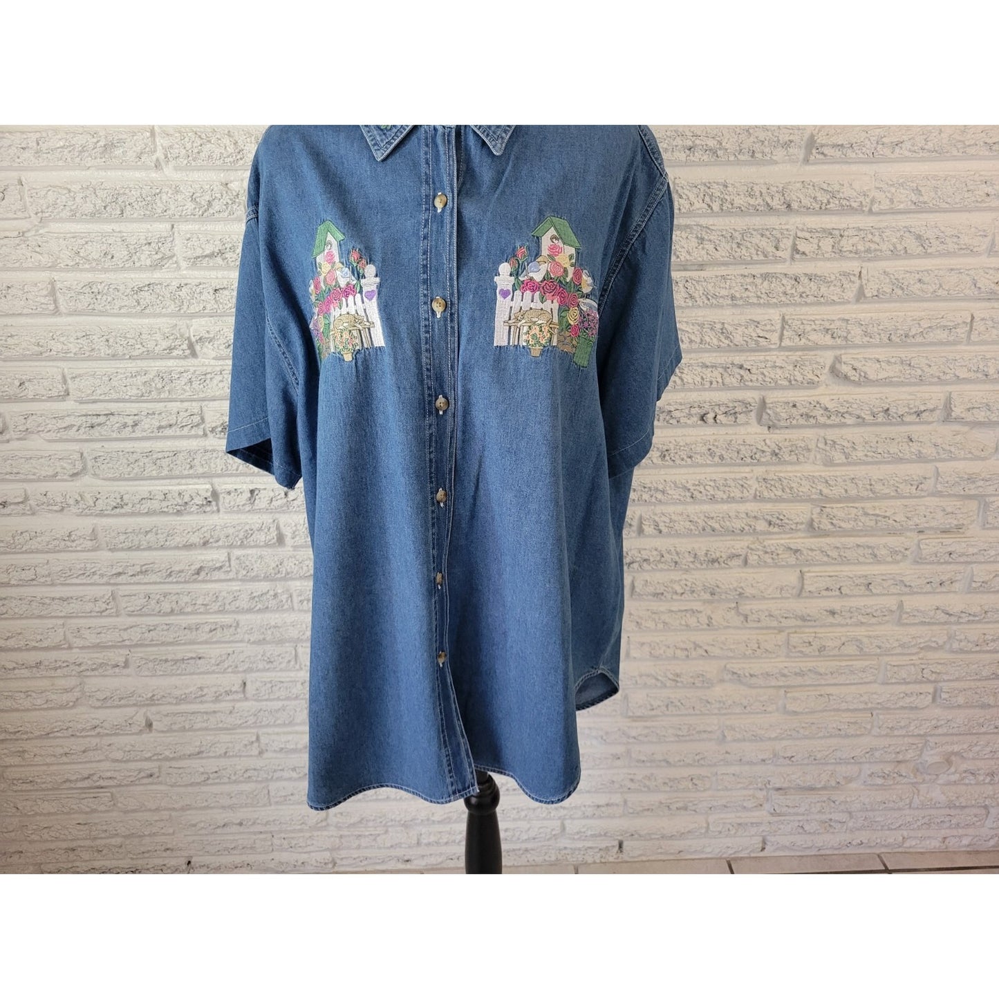CST Blues Women Shirt 24 Plus Short Sleeve Blue Denim Garden Birdhouse Embroider