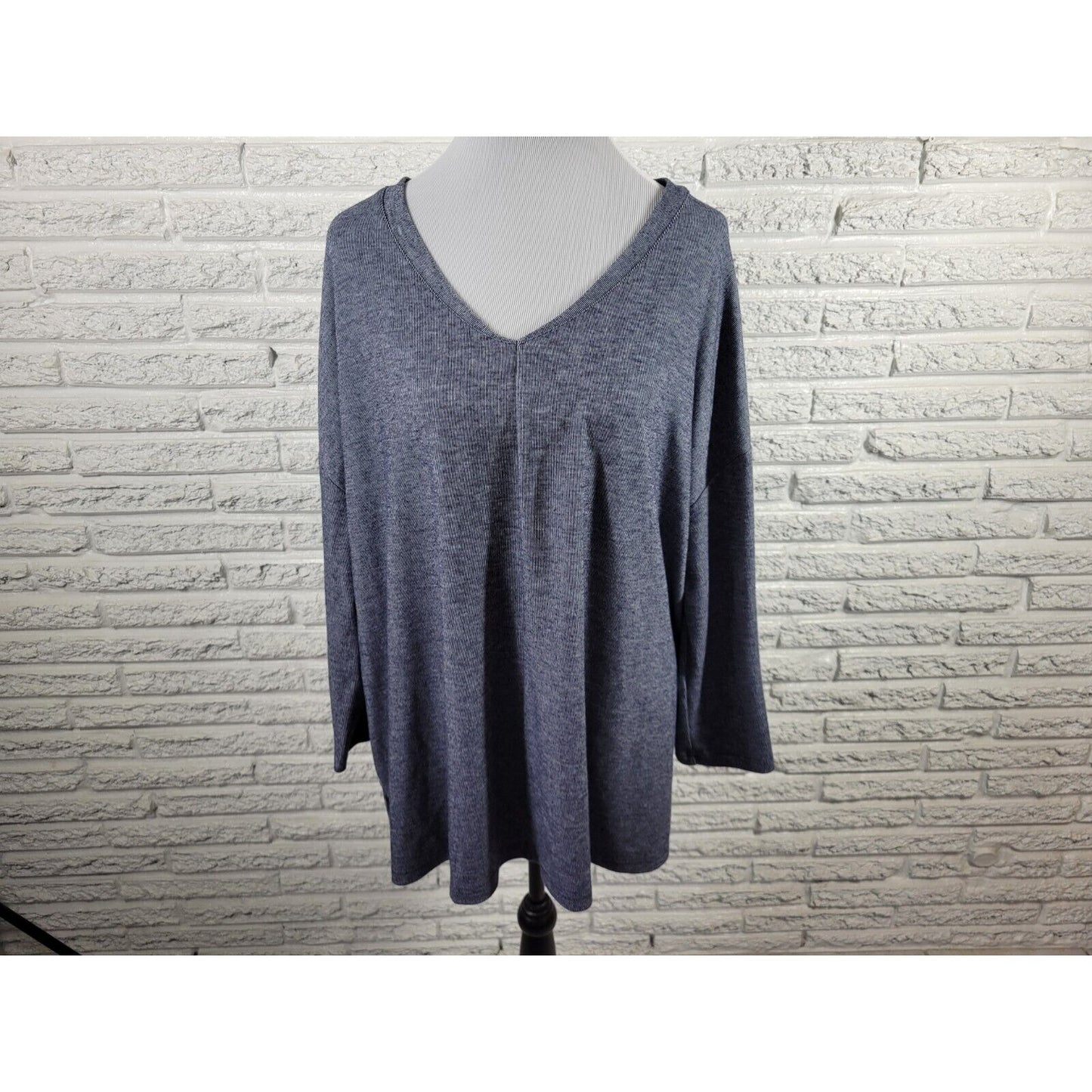 Liz Claiborne Women Top 2X Plus Tunic Knit 3/4 Sleeves Poly Blend Blue Pinstripe