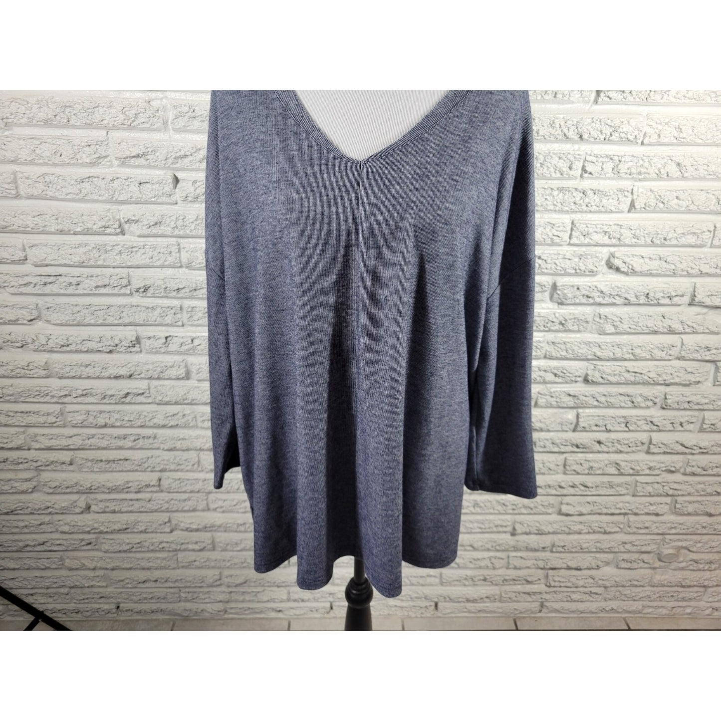 Liz Claiborne Women Top 2X Plus Tunic Knit 3/4 Sleeves Poly Blend Blue Pinstripe