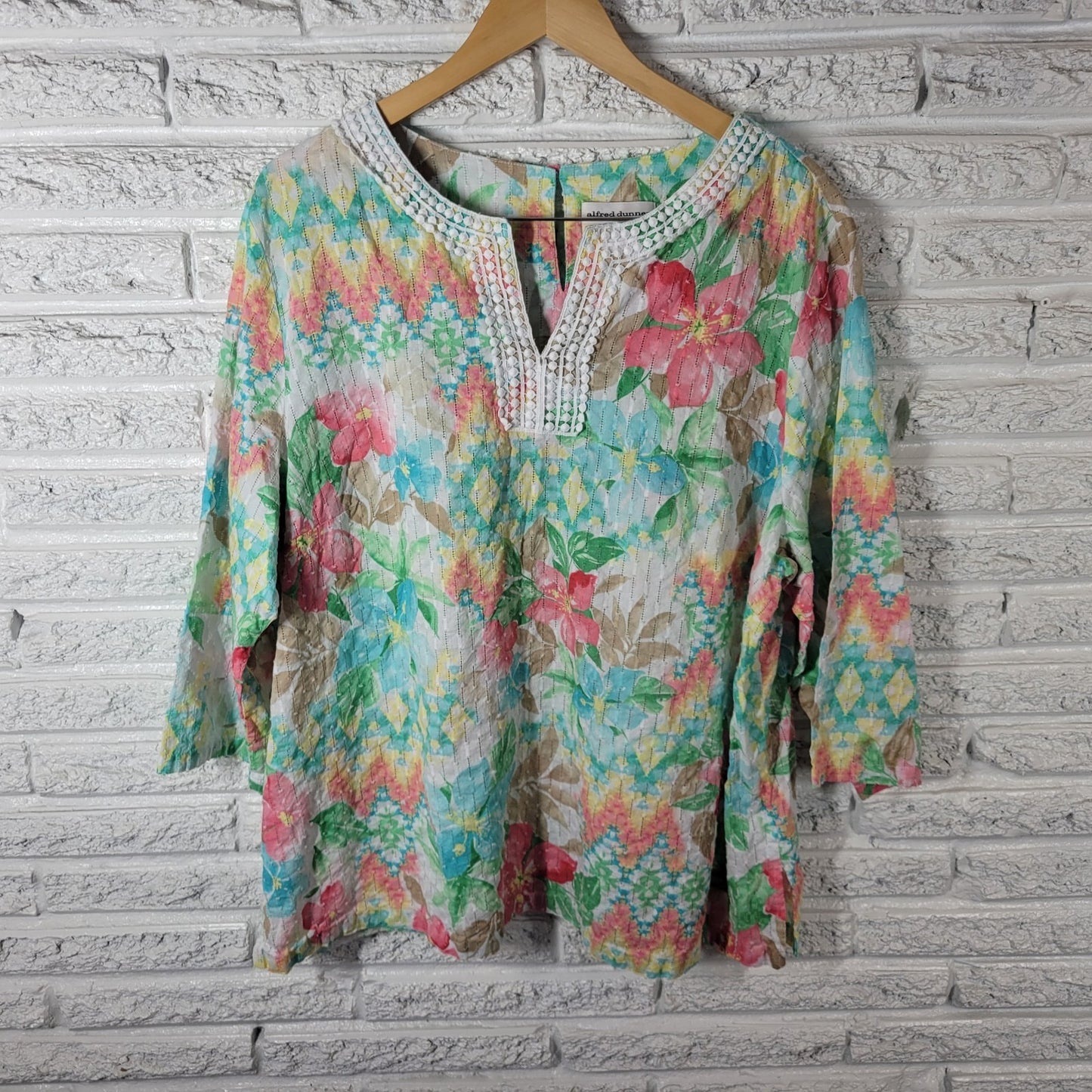 Alfred Dunner Womens Top 22W Plus Swiss Dot Pink Ric Rac Cut Outs Semi Sheer