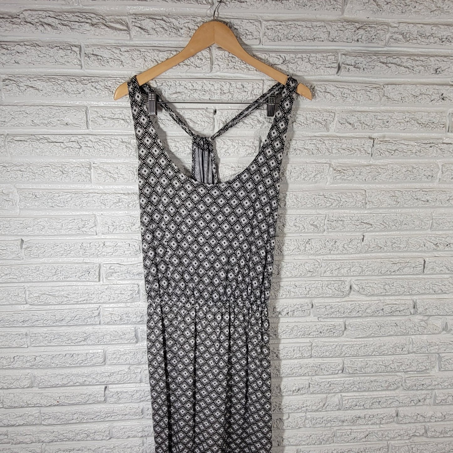 Old Navy Women Dress Extra Large XL Slip Black White Geometric Sleeveless Casual