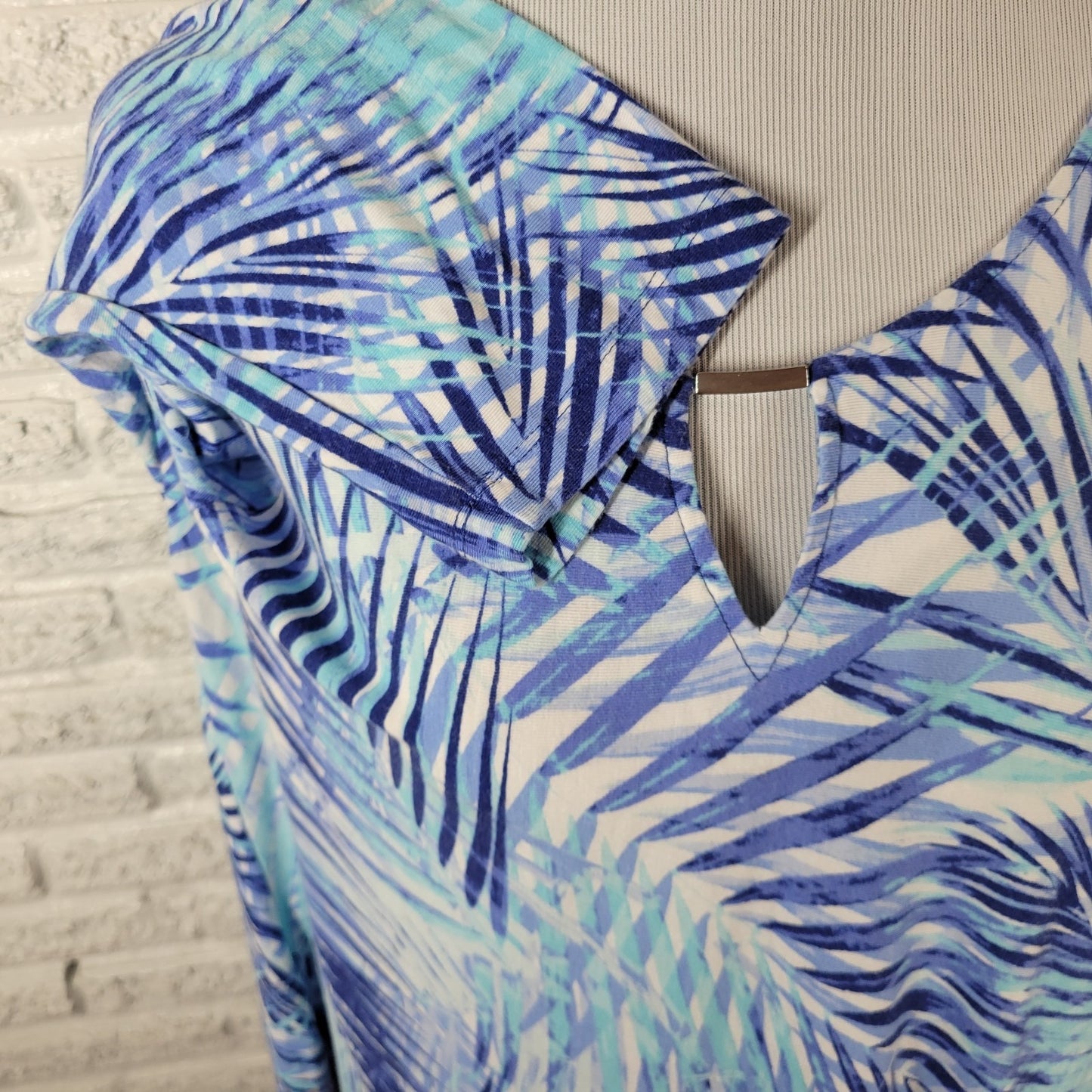 Ruby Rd PXL Tunic Blouse Blue Floral Print Keyhole Neck Asymmetric Hem FLO322XE