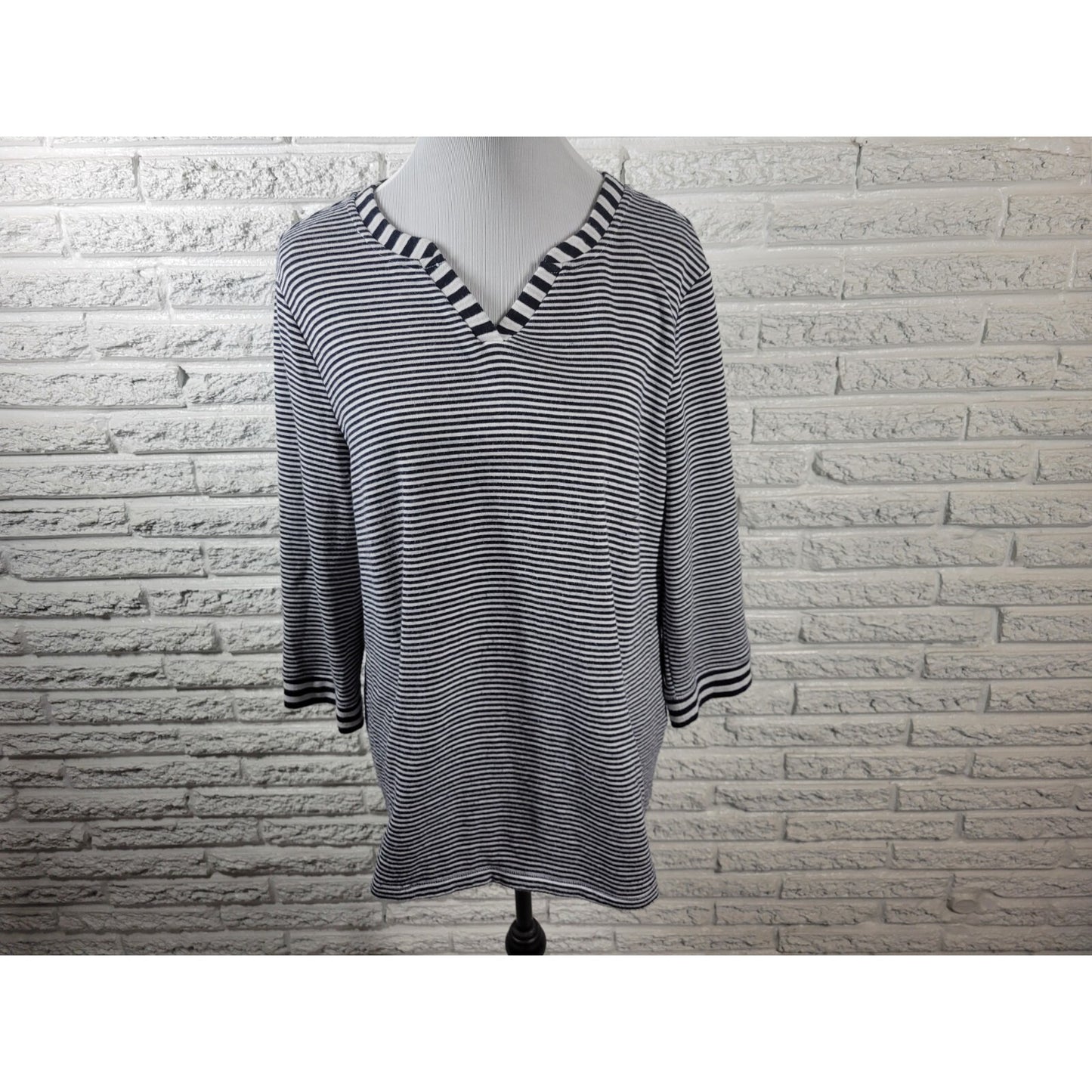 Chicos Weekends Womens Top XL Plus Knit 3/4 Sleeve Pockets Casual Black Stripe