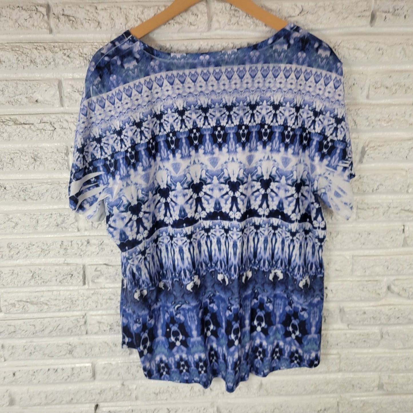 World Unity Womens Top 3X Plus Tee Blue Abstract Tie Dye Polyester Studded Comfy