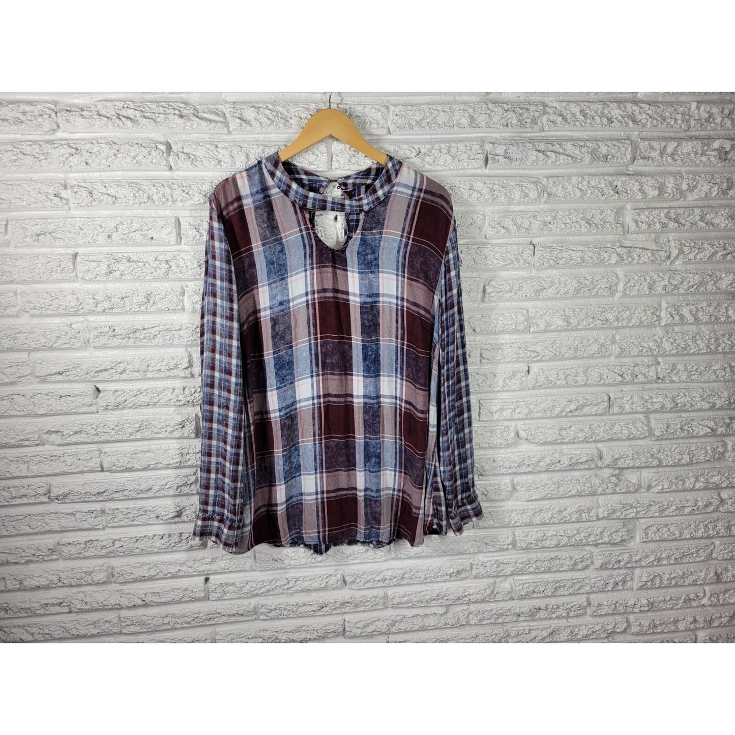 Maurices Womens Top XXL Plus Tunic Long Sleeve Keyhole Neck Rayon Purple Plaid