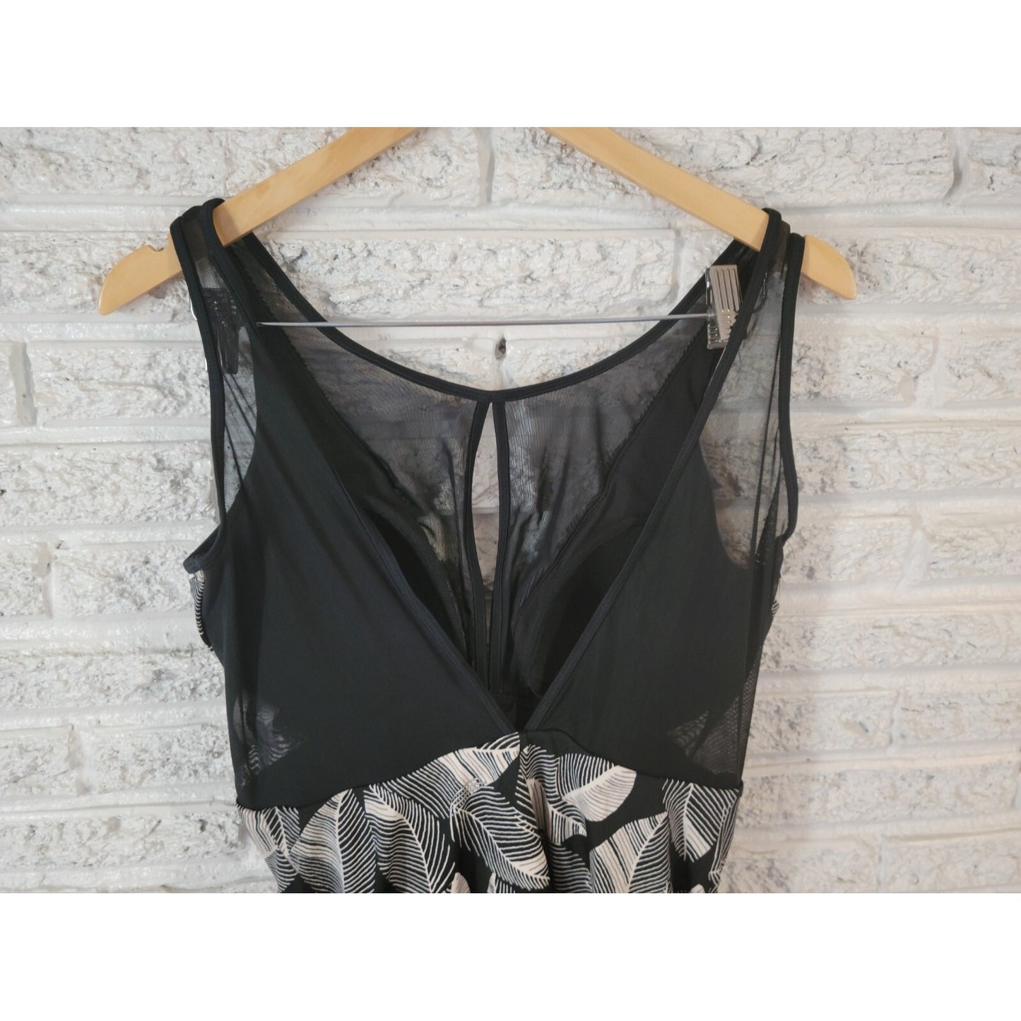 Time Tru Womens Swimsuit XL One Piece Black White Floral Bra Mesh Plunge Neck