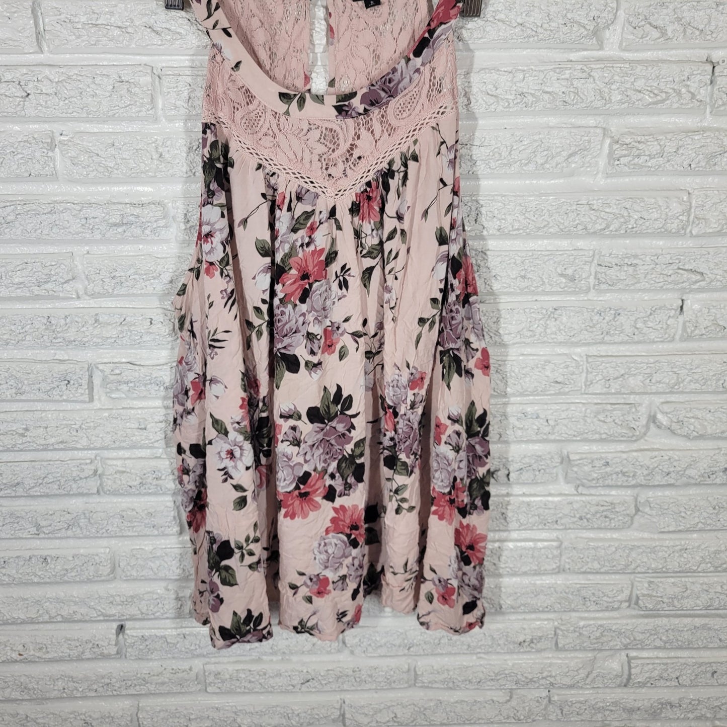 Torrid Womens Top 5 5X Plus Swing Sleeveless Pink Floral Lightweight Rayon Lace