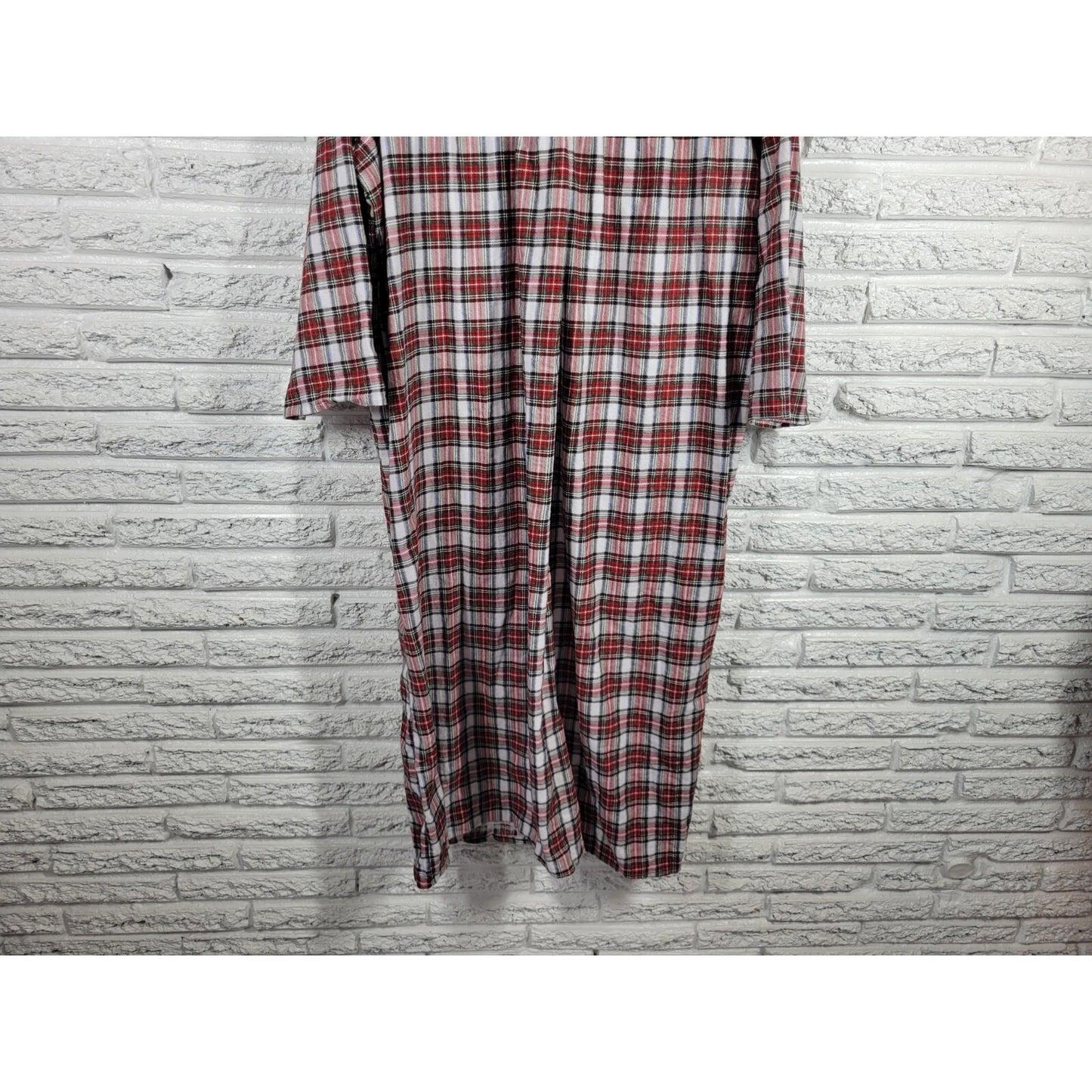 Friends of the Heart Womens Nightgown 1X Plus Lace Trim Red Plaid Quarter Button
