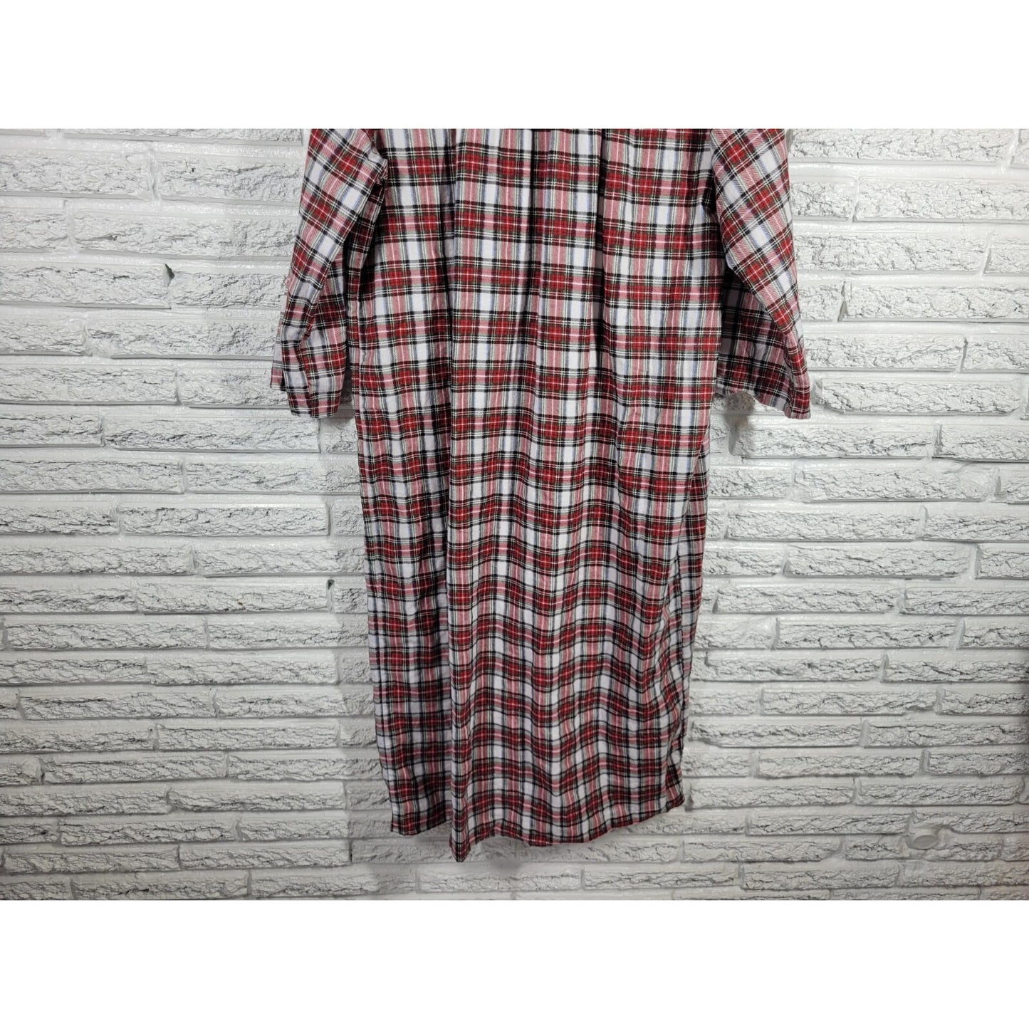 Friends of the Heart Womens Nightgown 1X Plus Lace Trim Red Plaid Quarter Button
