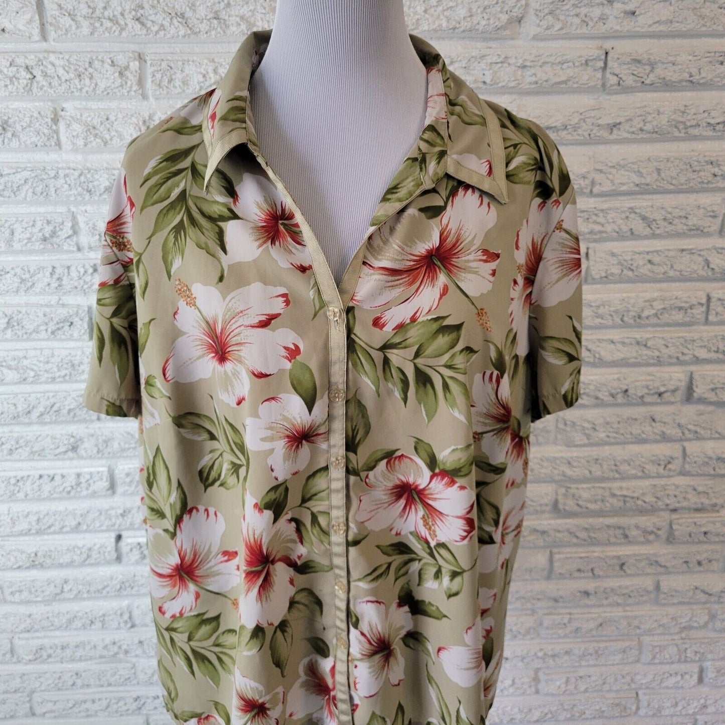 Judith Hart Womens Top 20W Short Sleeve Button Up Green Red Floral Lightweight