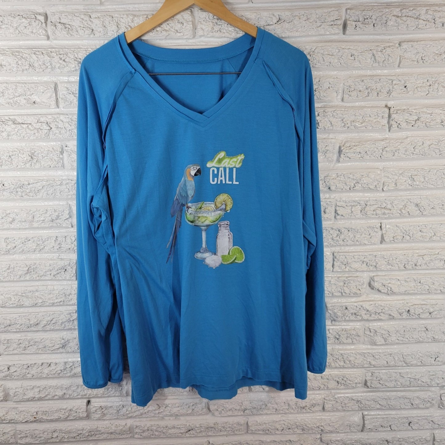 Womens Top 3XL Plus Tee Parrot Margarita Blue Last Call Raglan Sleeve Poly Blend