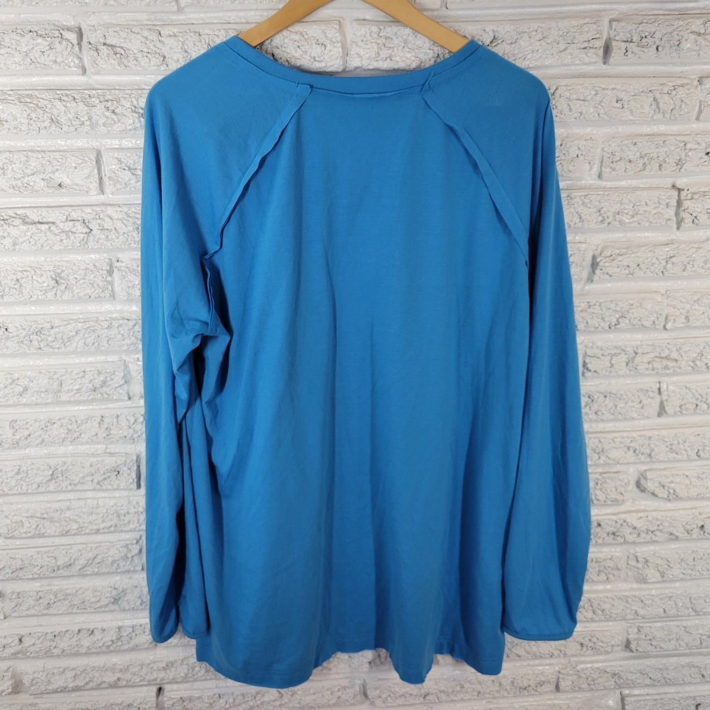 Womens Top 3XL Plus Tee Parrot Margarita Blue Last Call Raglan Sleeve Poly Blend