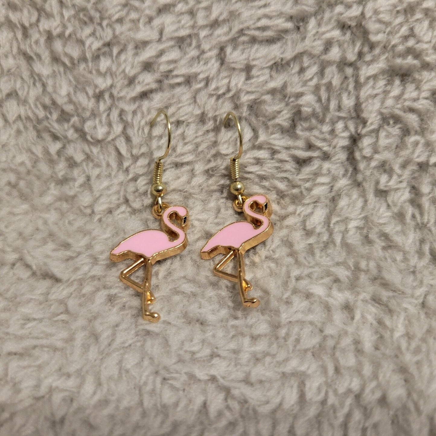 Flamingos Pink Womens Earrings One Pair Gold Tone Hanging Dangle Fish Hook