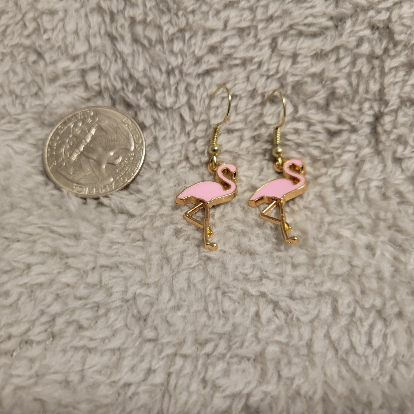 Flamingos Pink Womens Earrings One Pair Gold Tone Hanging Dangle Fish Hook