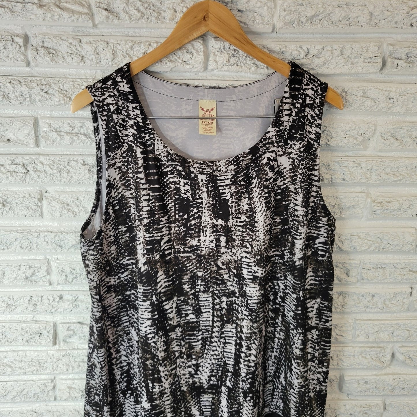 Faded Glory Womens Top XXL 20 Plus Sleeveless Chiffon Hem Black Animal Print