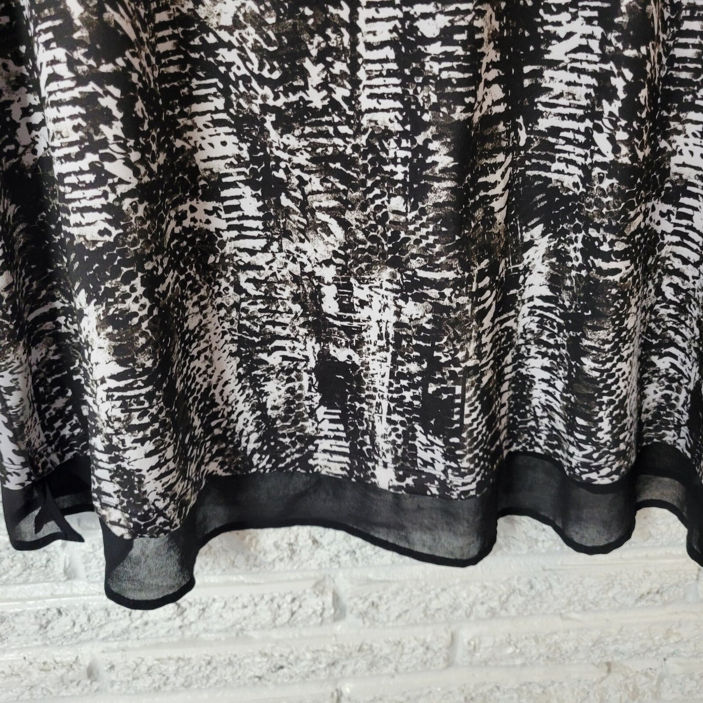 Faded Glory Womens Top XXL 20 Plus Sleeveless Chiffon Hem Black Animal Print