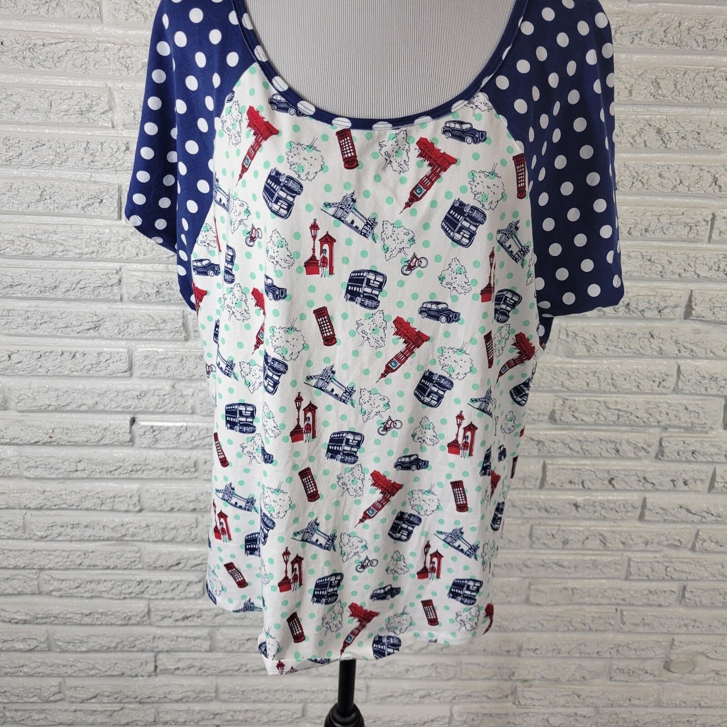 Jasmine Ginger Womens Pajama Top 1X Plus Tee London England Lightweight Blue Red