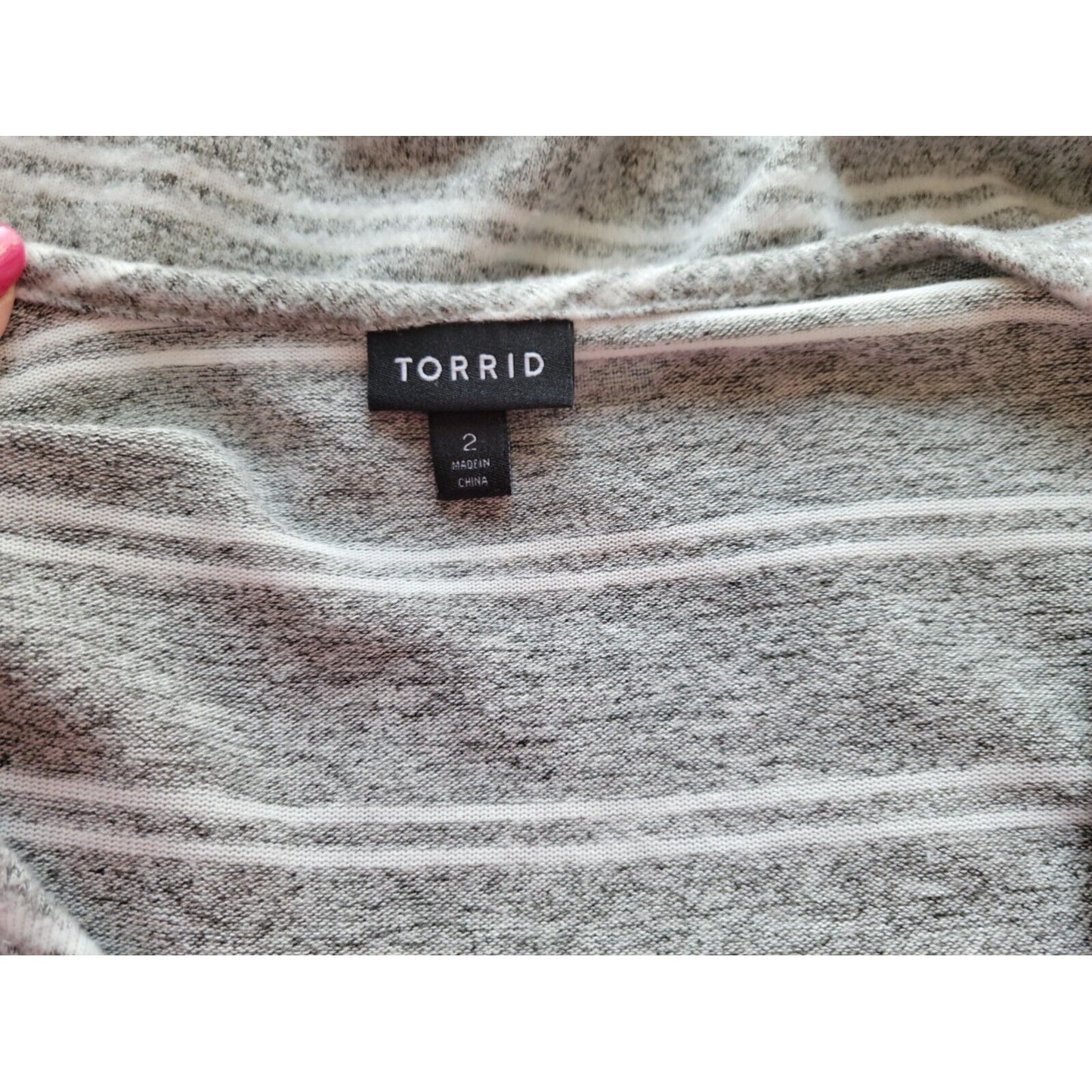 Torrid Women Sweater 2 2X Plus Pullover Scoop Neck Gray Lightweight Deco Buttons